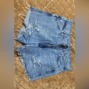 Wrangler shorts. Size 32